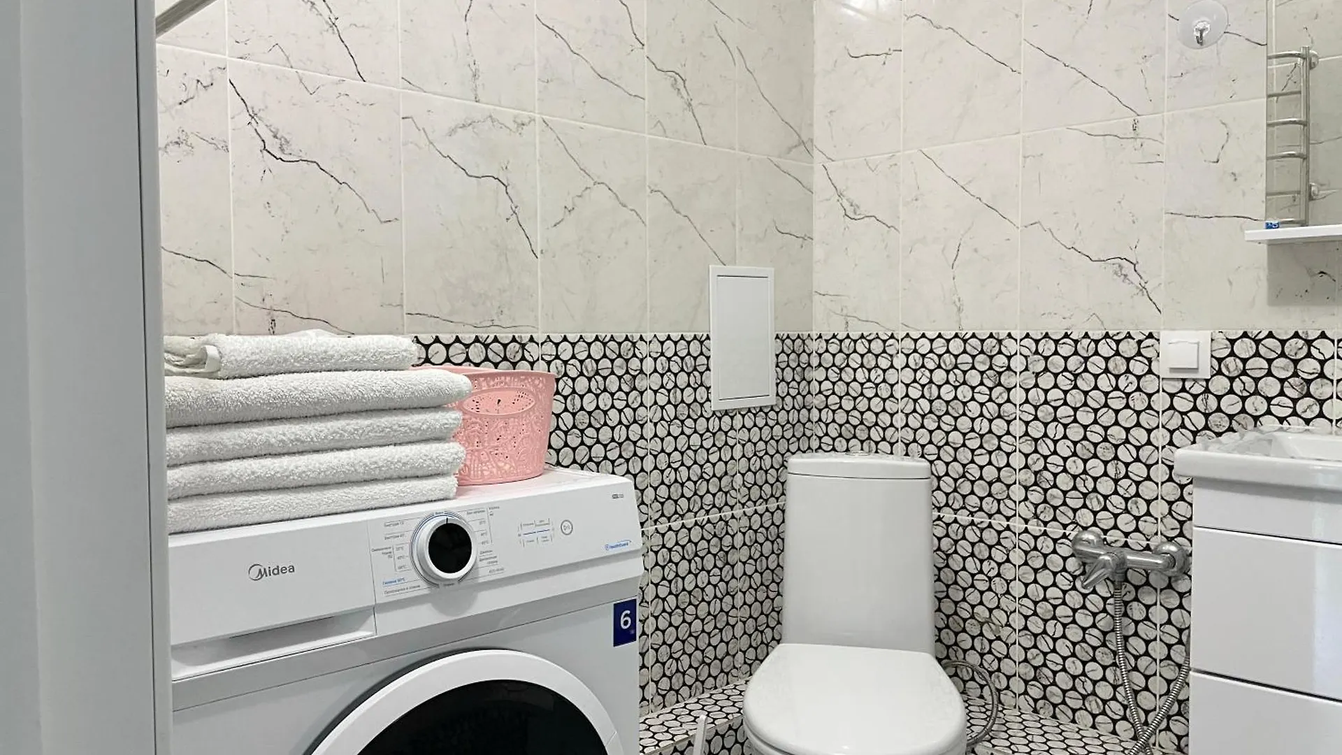 Apartment Жк Фридом 2 Ком 2 Кровати И Диван Nur-Sultan